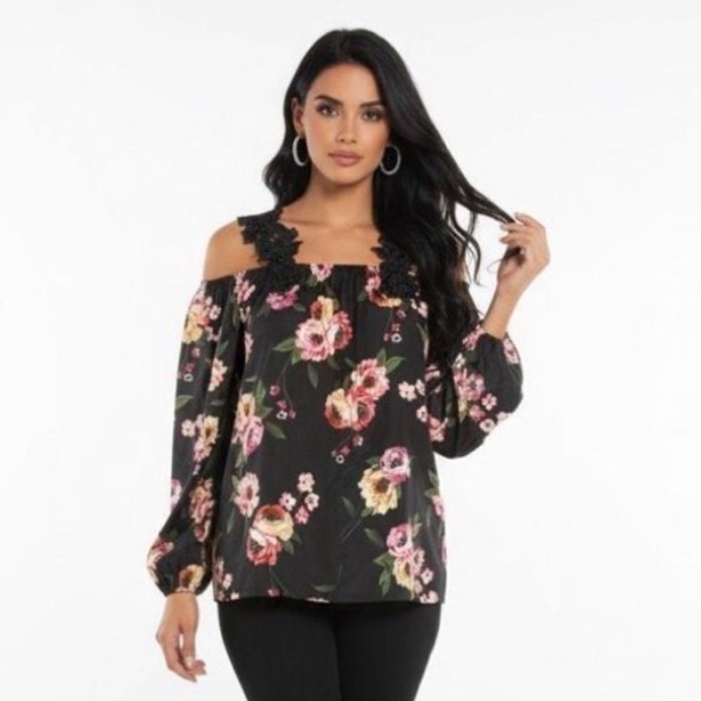 NWOT- Emery Rose Black Floral off-shoulder top
